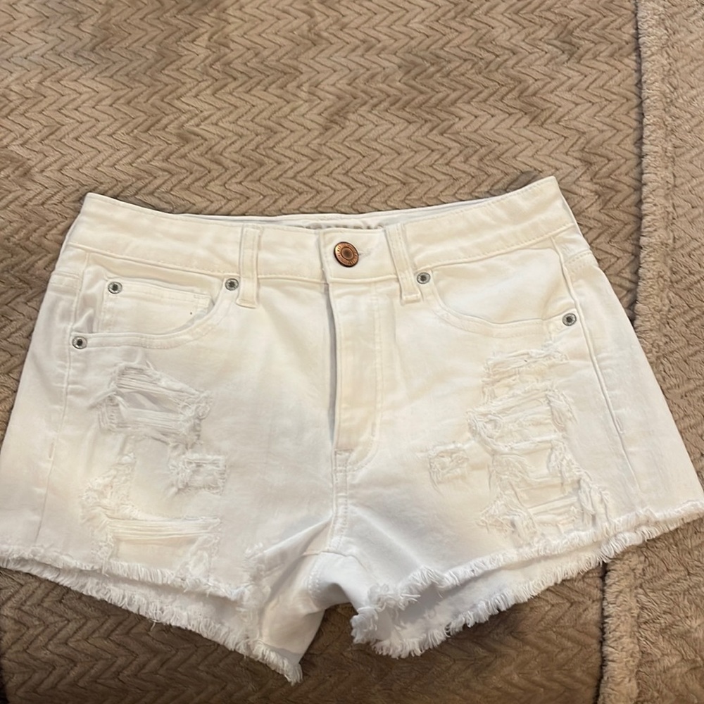 American Eagle white shorts